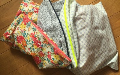 Les petits tricots de printemps et leurs jolies pochettes ♥